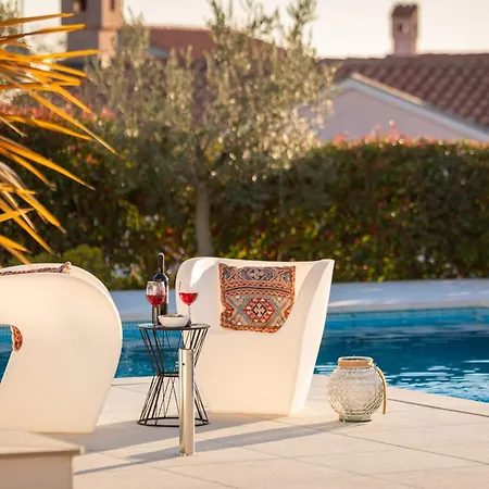 Villa Vivi Rent - Old Olive I *